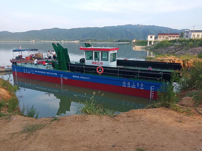 Nền tảng máy xúc nổi