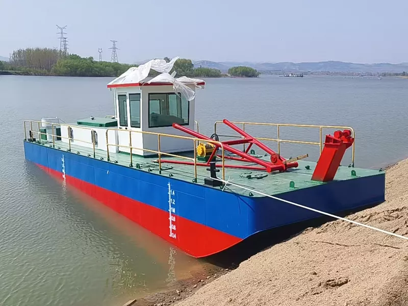 Tàu kéo cảng để hỗ trợ nạo vét