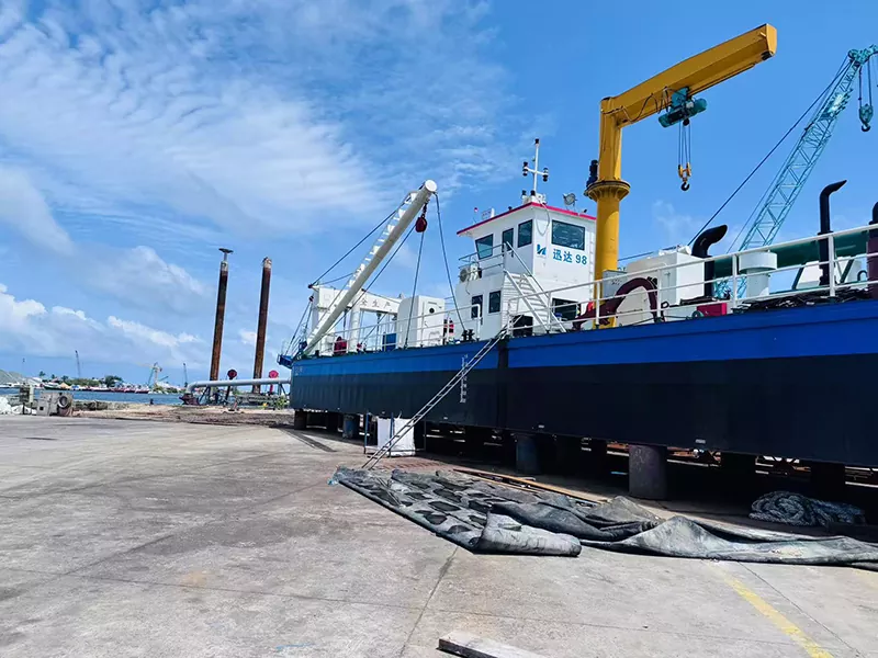 Tàu nạo vét hạng nặng