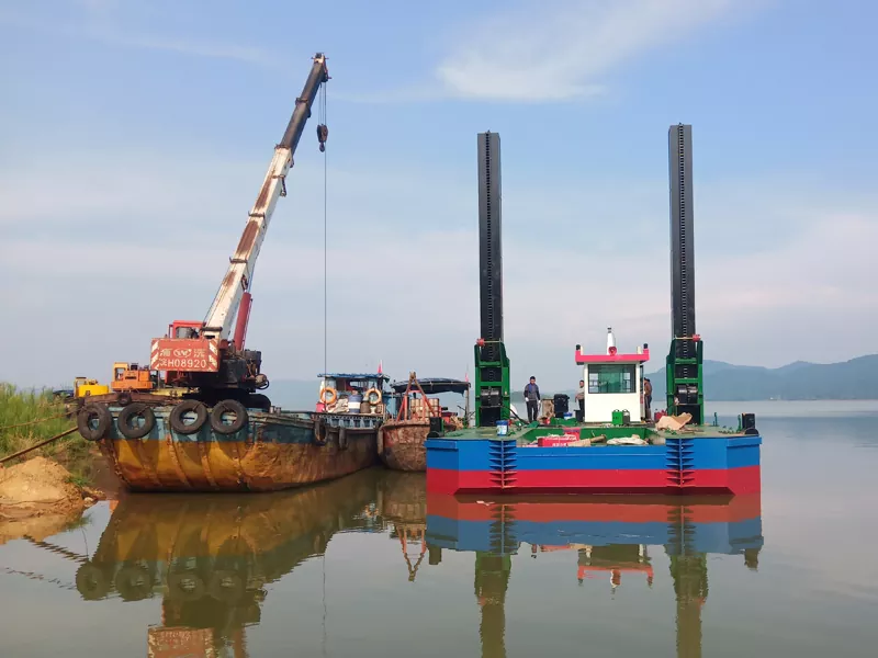 Nền tảng máy xúc sông